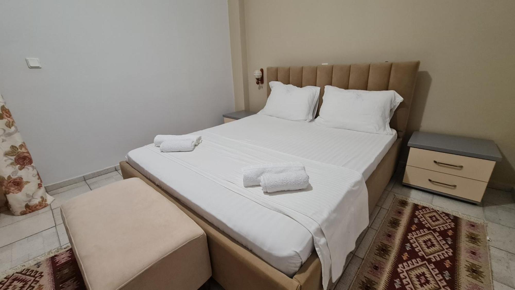 Gjirokastër Hotel Parku I Palmave מראה חיצוני תמונה