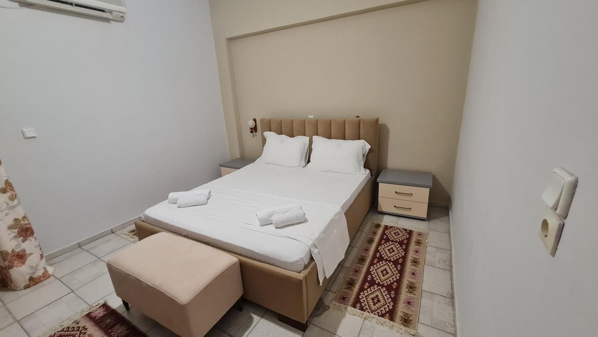 Gjirokastër Hotel Parku I Palmave מראה חיצוני תמונה
