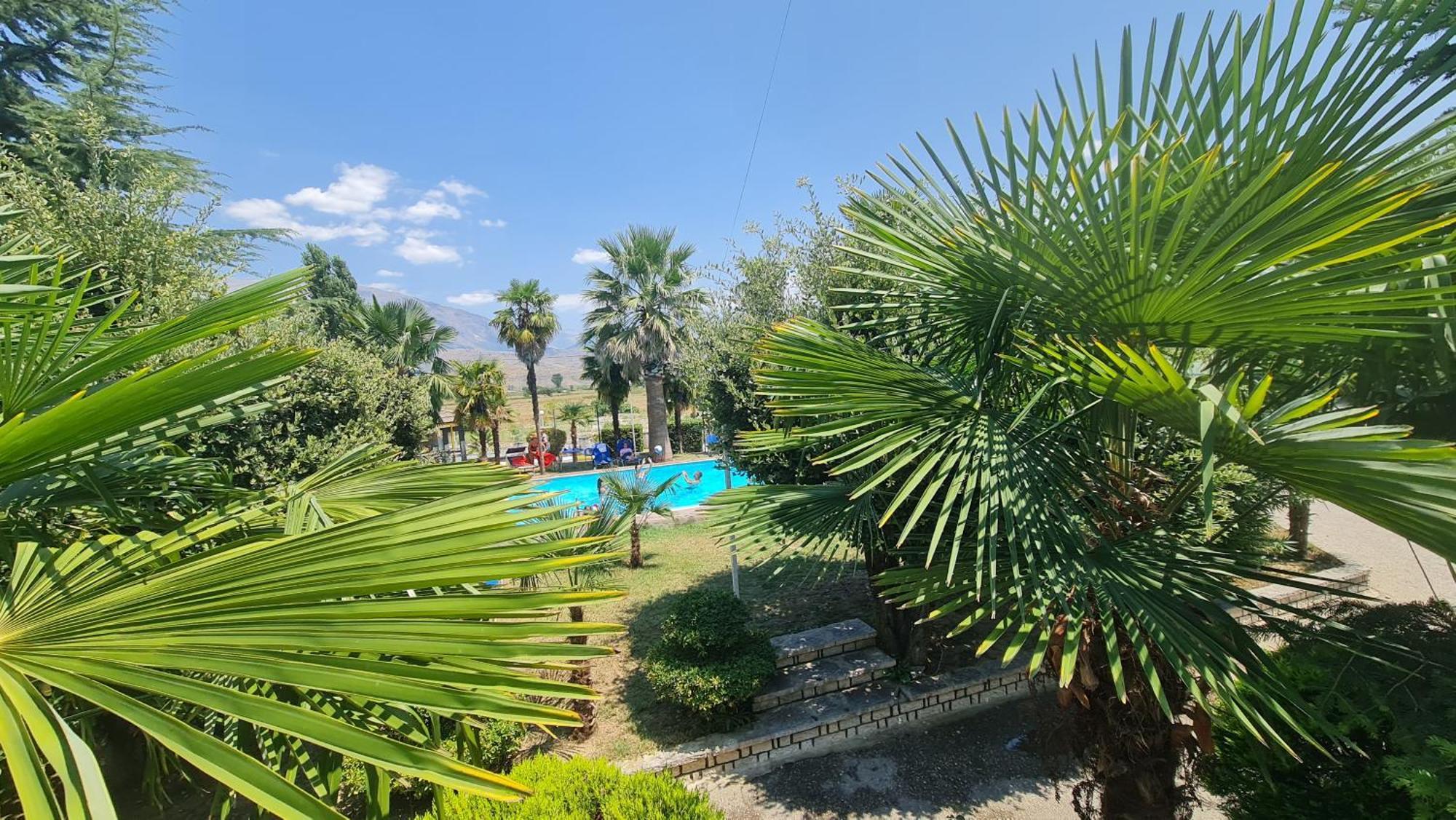 Gjirokastër Hotel Parku I Palmave מראה חיצוני תמונה