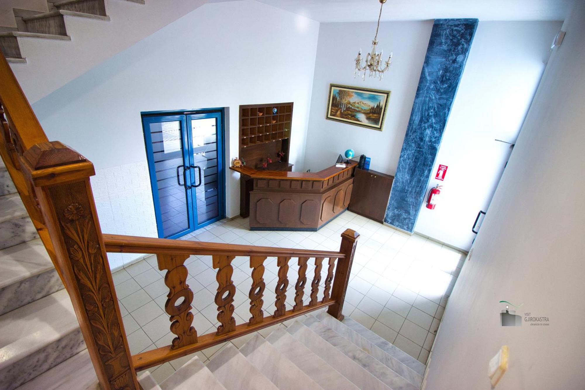 Gjirokastër Hotel Parku I Palmave מראה חיצוני תמונה
